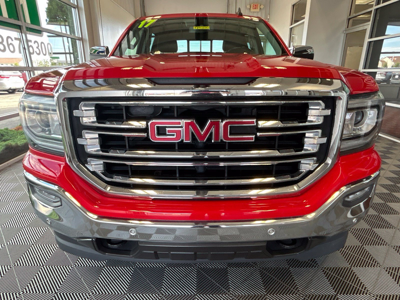 Used 2017 GMC Sierra 1500 SLT w/ SLT Premium Package AWD/4WD image 3