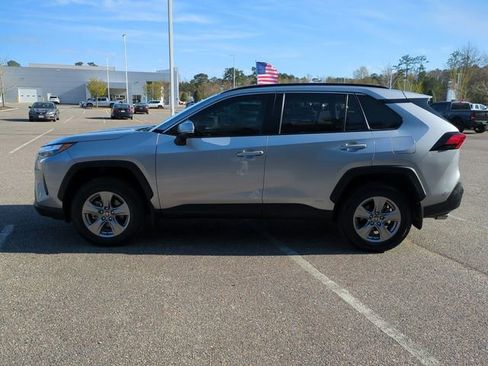 Used 2025 Toyota RAV4 LE image 7