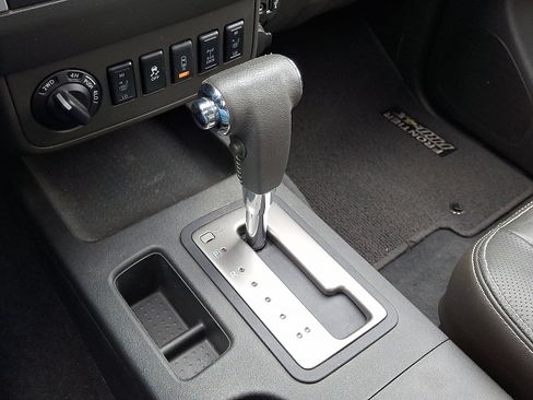 Used 2019 Nissan Frontier PRO-4X w/ Pro-4x Luxury Package image 25