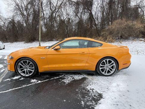 Used 2018 Ford Mustang GT Premium w/ Equipment Group 401A image 6