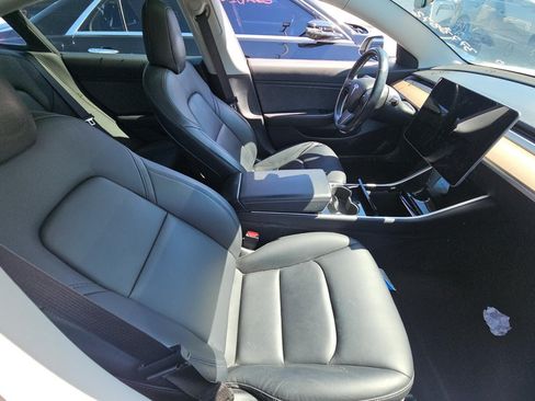 Used 2018 Tesla Model 3 Long Range RWD image 6