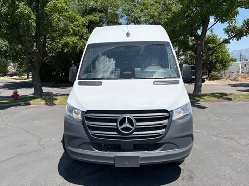 Used 2025 Mercedes-Benz Sprinter 2500 image 2