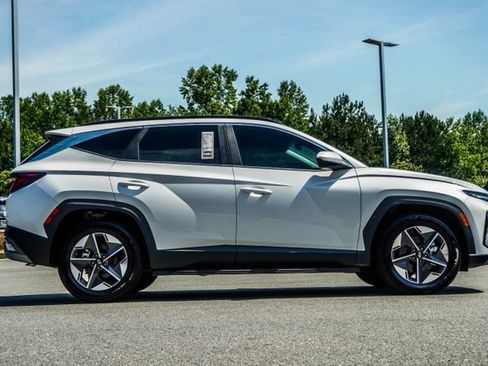 Certified 2025 Hyundai Tucson SEL FWD image 5