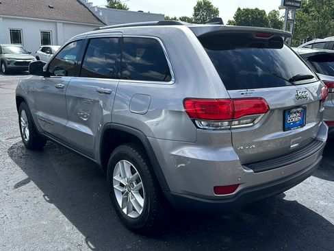 Used 2018 Jeep Grand Cherokee Laredo AWD/4WD image 4