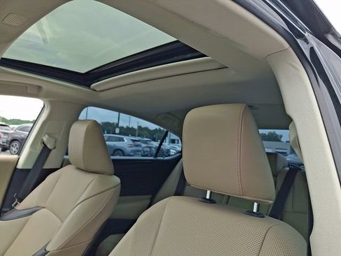 Used 2020 Lexus ES 350 w/ Premium Package FWD image 13