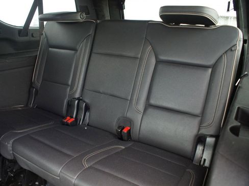 Used 2023 Chevrolet Suburban Premier RWD image 15
