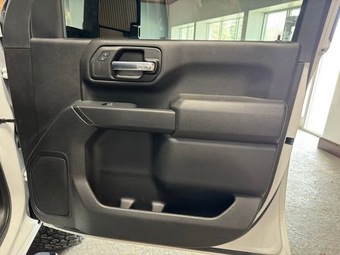 Used 2023 Chevrolet Silverado 2500 Custom image 19