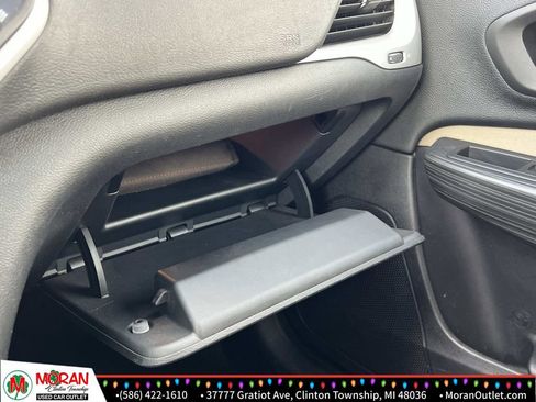 Used 2016 Jeep Cherokee Sport image 26