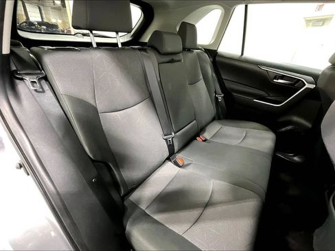 Used 2025 Toyota RAV4 XLE FWD image 31