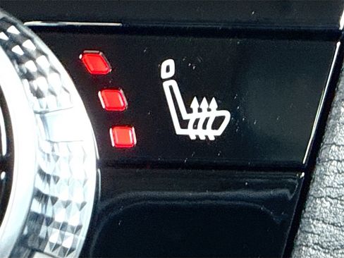 New 2025 Mitsubishi Outlander SE image 21