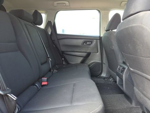 Used 2024 Nissan Rogue S AWD/4WD image 18