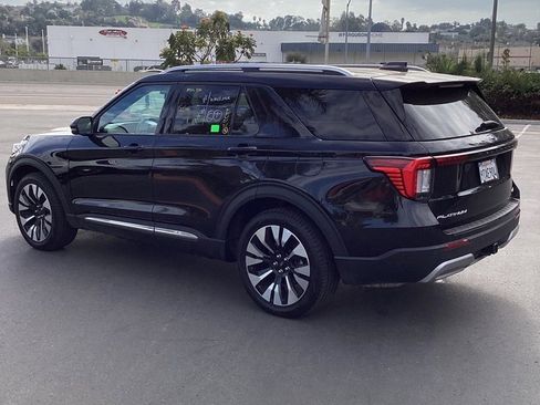 Used 2025 Ford Explorer Platinum w/ LUX Leather Package image 7