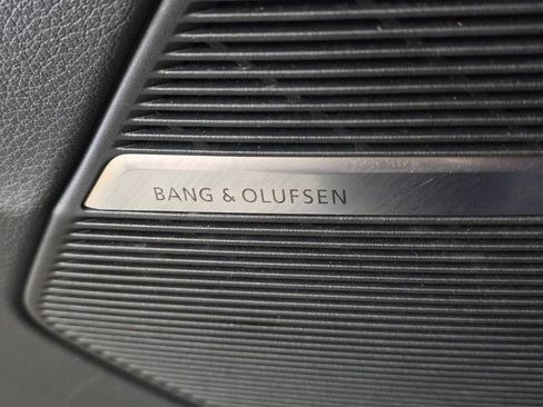 Used 2023 Audi Q8 Prestige w/ Prestige Package image 14