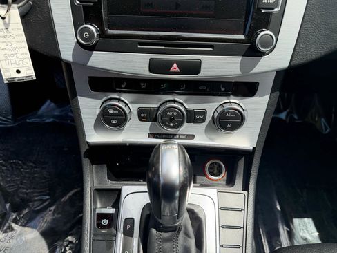 Used 2013 Volkswagen CC Sport FWD image 13