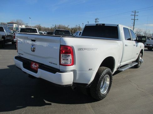 Used 2024 RAM 3500 Big Horn w/ Sport Appearance Package image 5