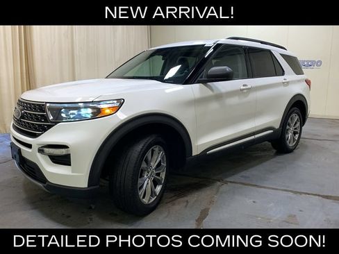Used 2022 Ford Explorer XLT w/ Equipment Group 202A AWD/4WD image 7