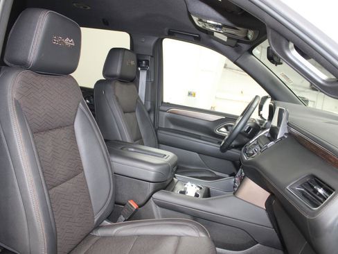 Used 2024 Chevrolet Tahoe High Country image 22