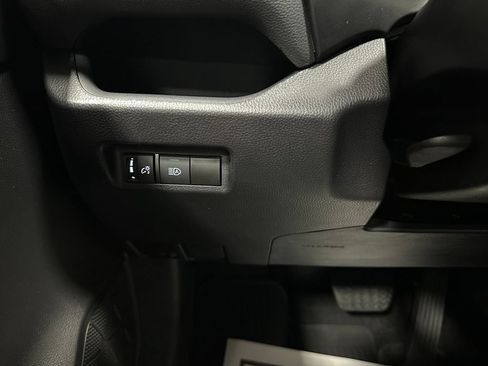 Used 2025 Toyota RAV4 XLE FWD image 17