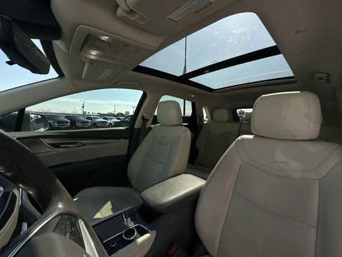 Used 2020 Cadillac XT5 Premium Luxury image 16