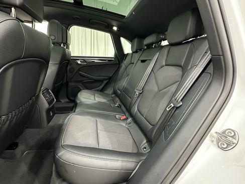 Certified 2024 Porsche Macan image 20