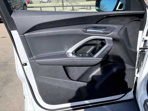 Certified 2025 Audi Q5 Premium w/ Convenience Package image 21