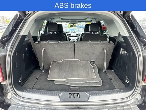 Used 2023 Ford Explorer XLT w/ Equipment Group 202A image 28