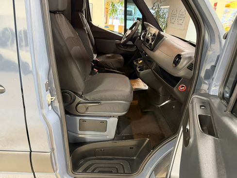 Used 2019 Mercedes-Benz Sprinter 170 image 35