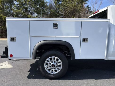 New 2025 GMC Sierra 2500 Pro w/ Convenience Package image 19