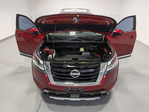 Used 2023 Nissan Pathfinder Platinum AWD/4WD image 13