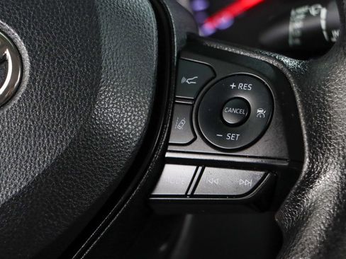 Used 2022 Toyota RAV4 XLE FWD image 14