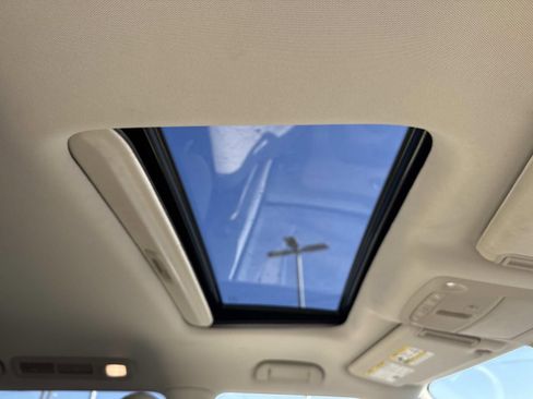 Used 2021 INFINITI QX80 Luxe w/ All-Season Package image 12