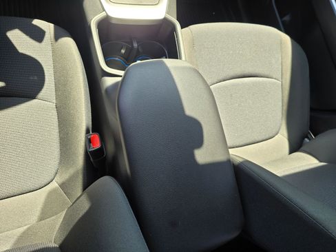 Used 2025 Toyota RAV4 LE AWD/4WD image 24