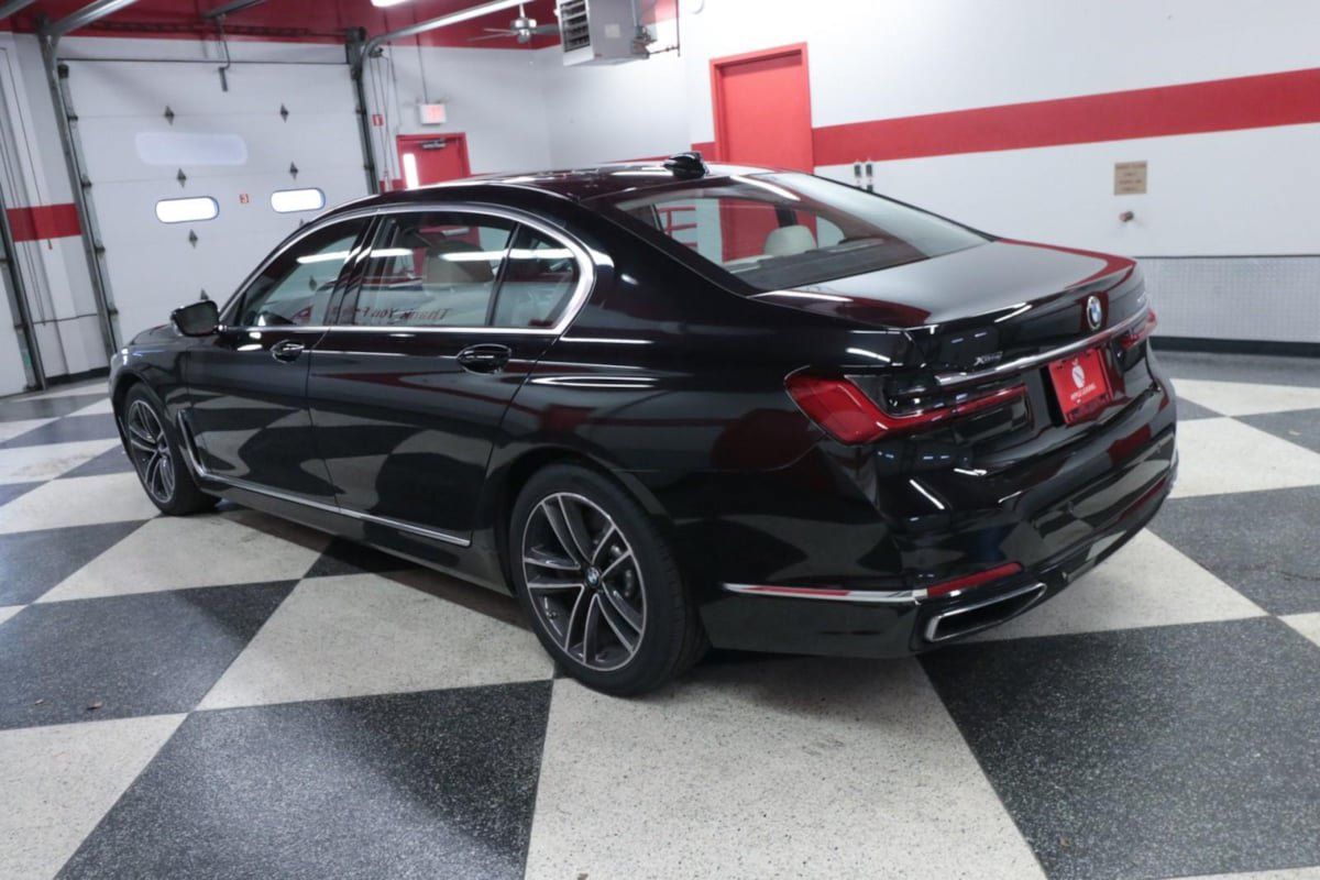 Used 2020 BMW 750i xDrive w/ Executive Package AWD/4WD image 6