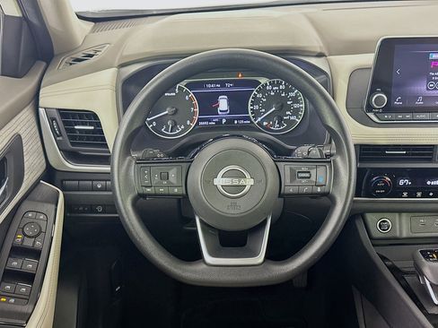 Used 2023 Nissan Rogue SV AWD/4WD image 18