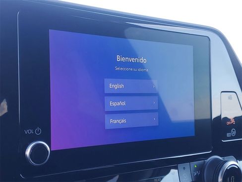 Used 2023 Toyota Highlander LE image 26