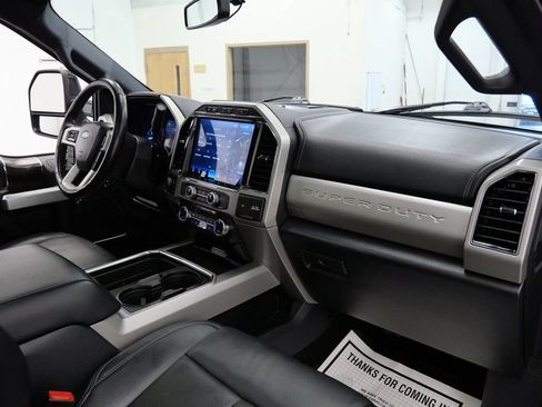Used 2022 Ford F250 Lariat w/ Black Appearance Package AWD/4WD image 18