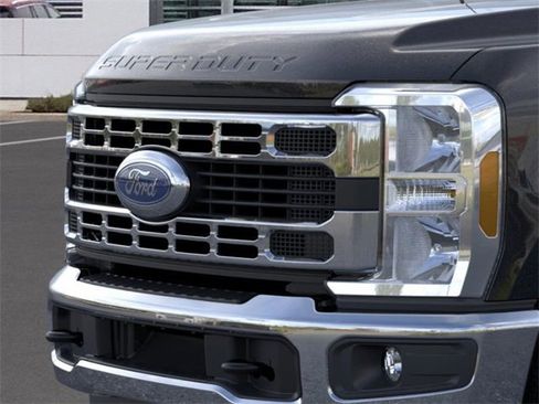 New 2025 Ford F250 XLT image 17