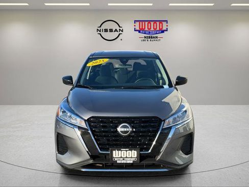 Certified 2025 Nissan Kicks Play S image 3