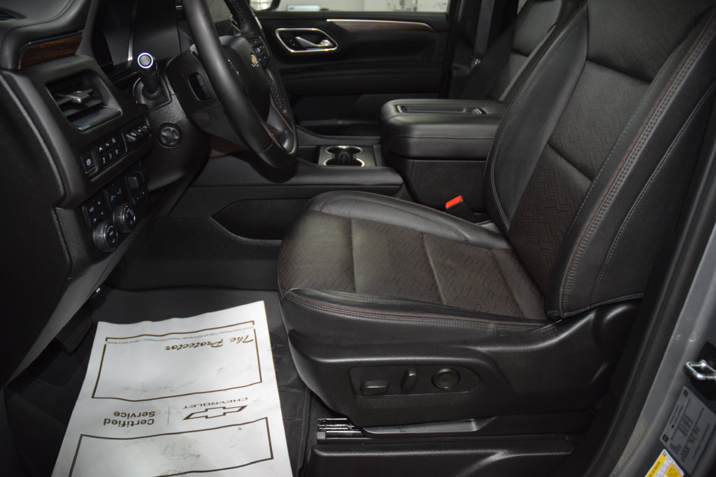 Used 2024 Chevrolet Suburban High Country AWD/4WD image 40