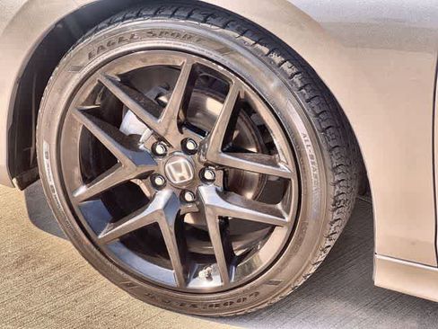 Used 2024 Honda Civic Sport image 9