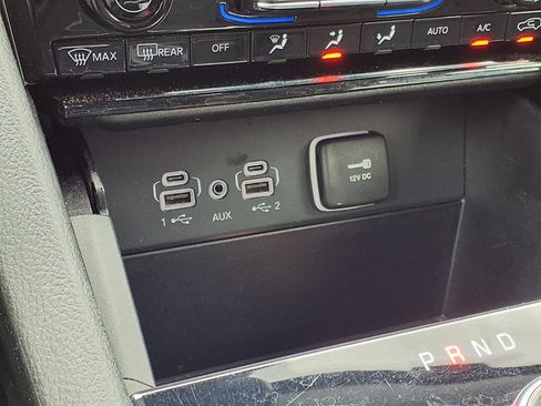 Used 2024 Jeep Grand Cherokee Laredo AWD/4WD image 11