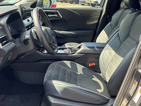 Used 2025 Mitsubishi Outlander AWD image 9