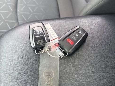 Used 2024 Toyota RAV4 XLE w/ Convenience Package image 28