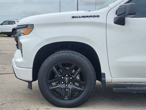 Used 2023 Chevrolet Silverado 1500 Custom AWD/4WD image 9