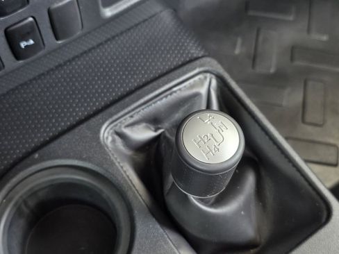 Used 2013 Toyota FJ Cruiser 4WD w/ Upgrade Pkg image 19