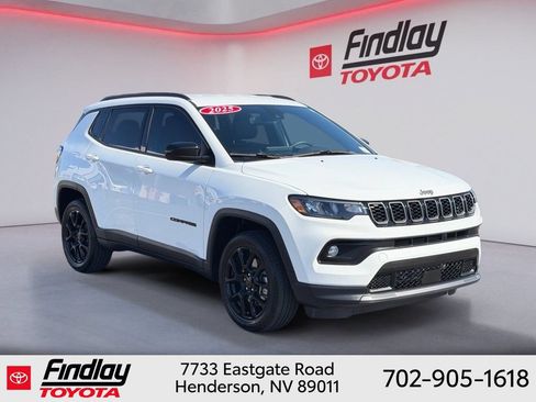Used 2025 Jeep Compass Latitude w/ Altitude Special Edition AWD/4WD image 4