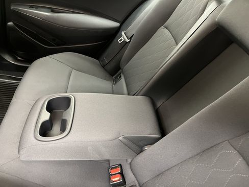 Used 2020 Toyota Corolla LE FWD image 11