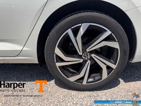Used 2025 Volkswagen Jetta SEL FWD image 20