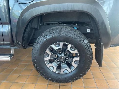 Used 2019 Toyota Tacoma TRD Off-Road image 24