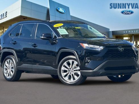 Used 2022 Toyota RAV4 XLE Premium FWD image 1